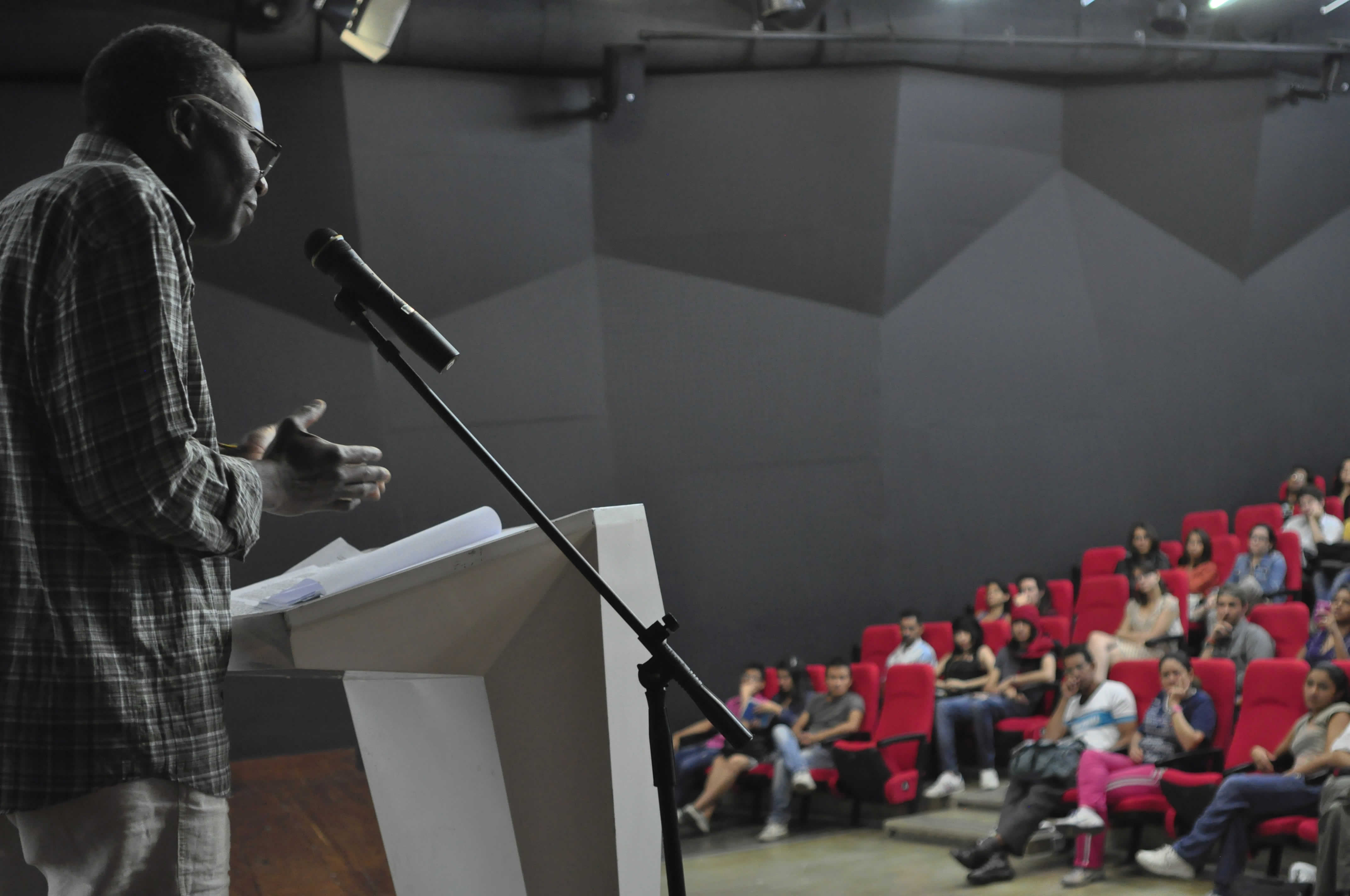 Lectura de Gabriel Okoundji (Congo)