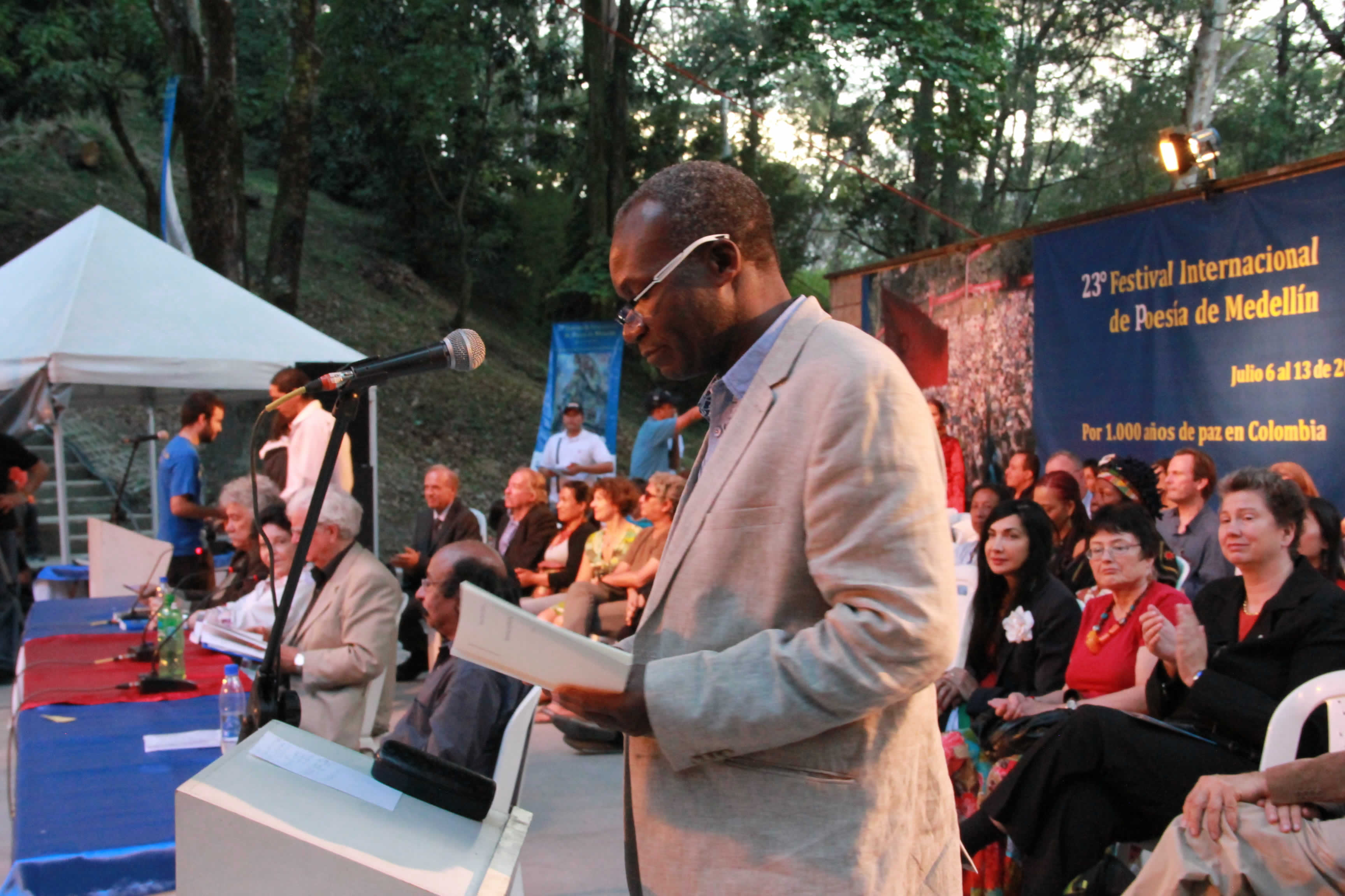 Lectura de Gabriel Okoundji (Congo)