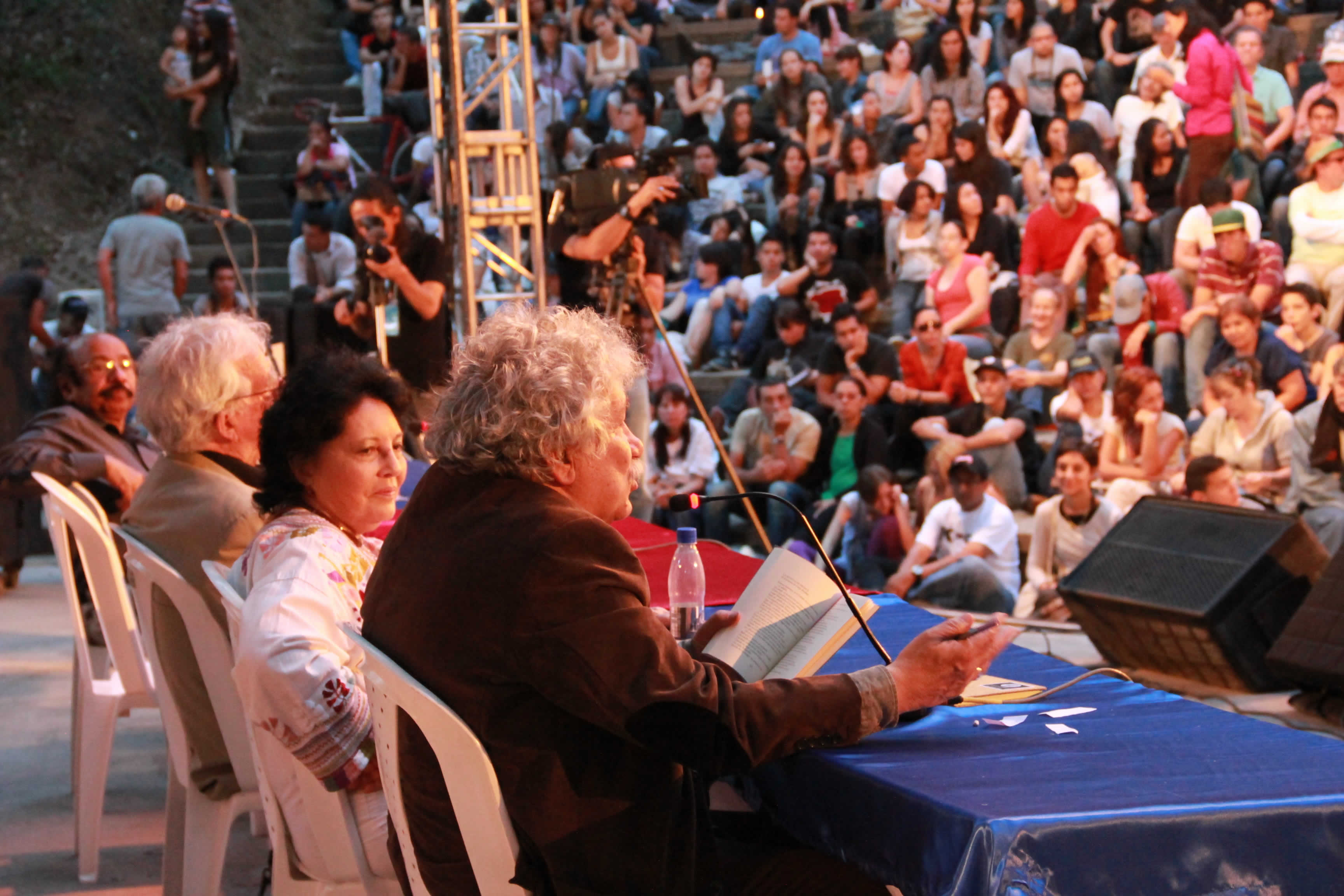 Lectura de Juan Manuel Roca (Colombia)