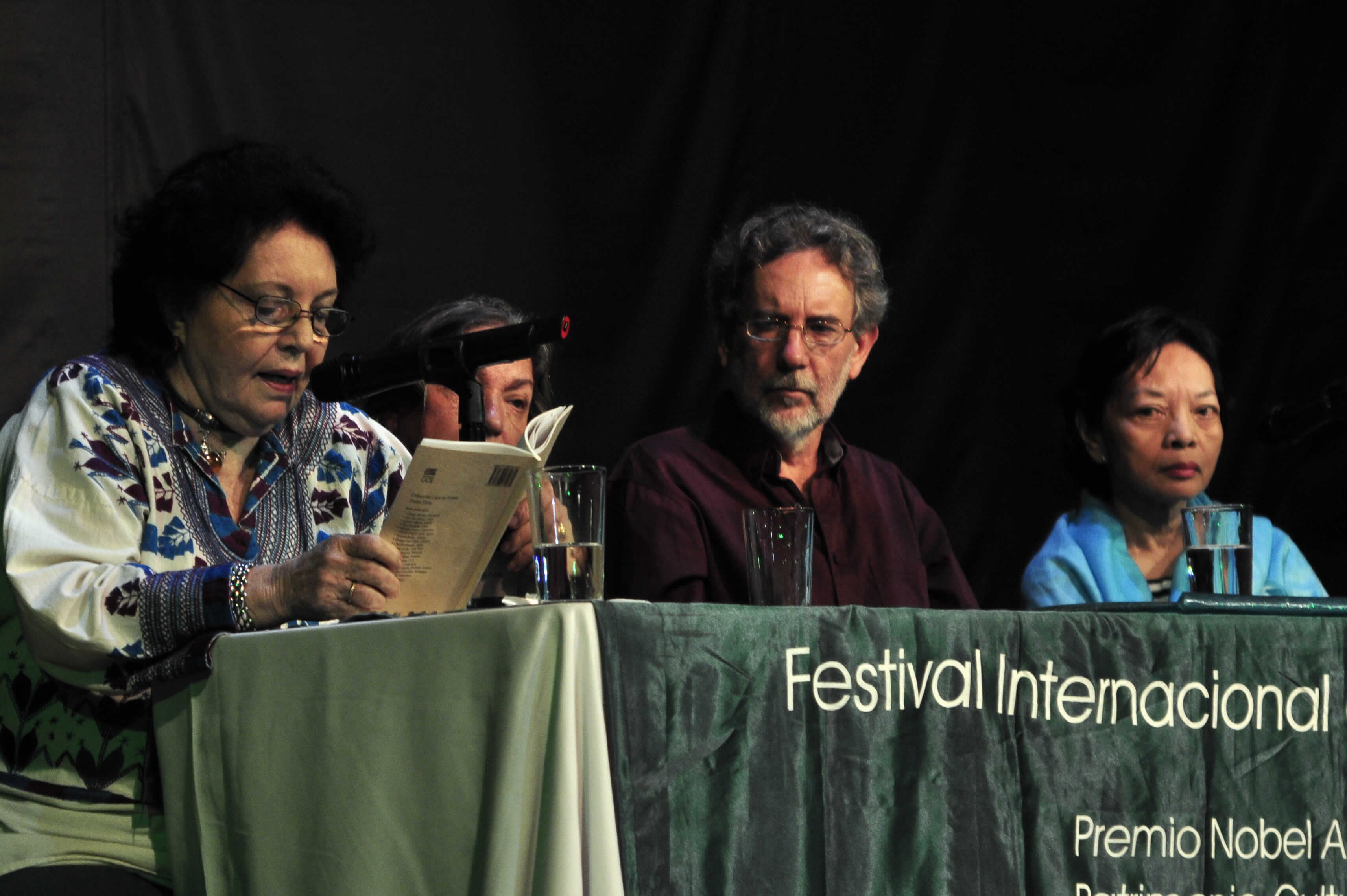 Mesa de lectura: Aitana Alberti, Amparo Inés Osorio, Les Wicks, Marra PL. Lanot