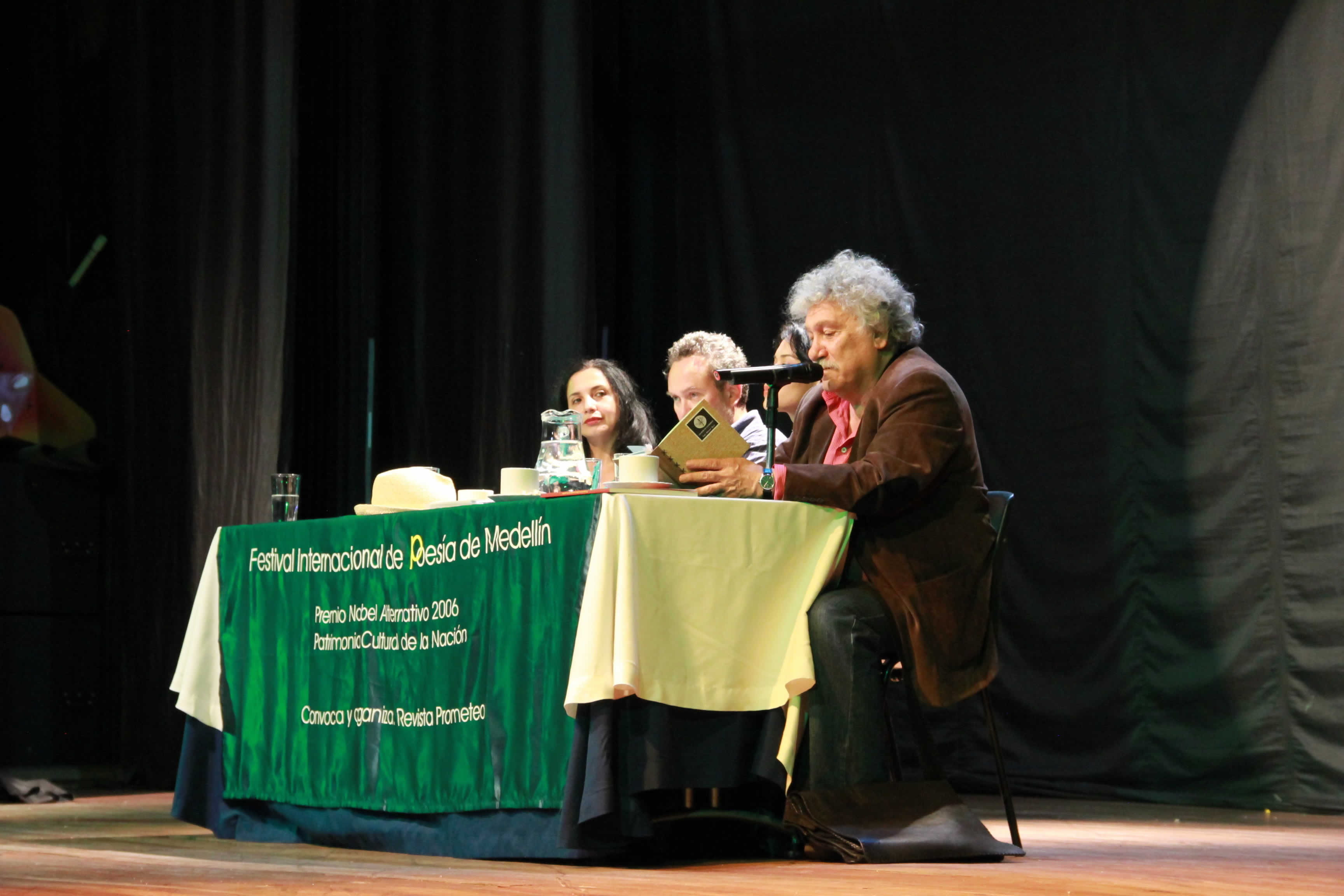 Lectura de Juan Manuel Roca