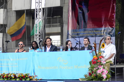 Larry González (Cuba), TJ Dema (Botsuana), Basir Ahang (Afganistán), Robin Myers (Estados Unidos), Carlos Andrés Jaramillo (Colombia), Francisco Nájera (Guatemala). © #25FIPM. Photo: Sara Marín