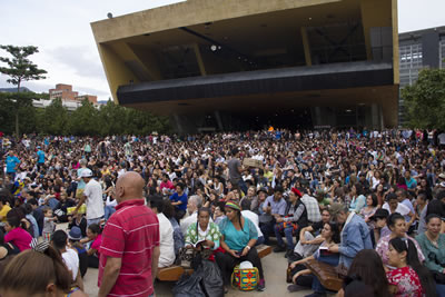 Publico asistente a la inauguración. © #25FIPM. Photo: Natalia Rendón