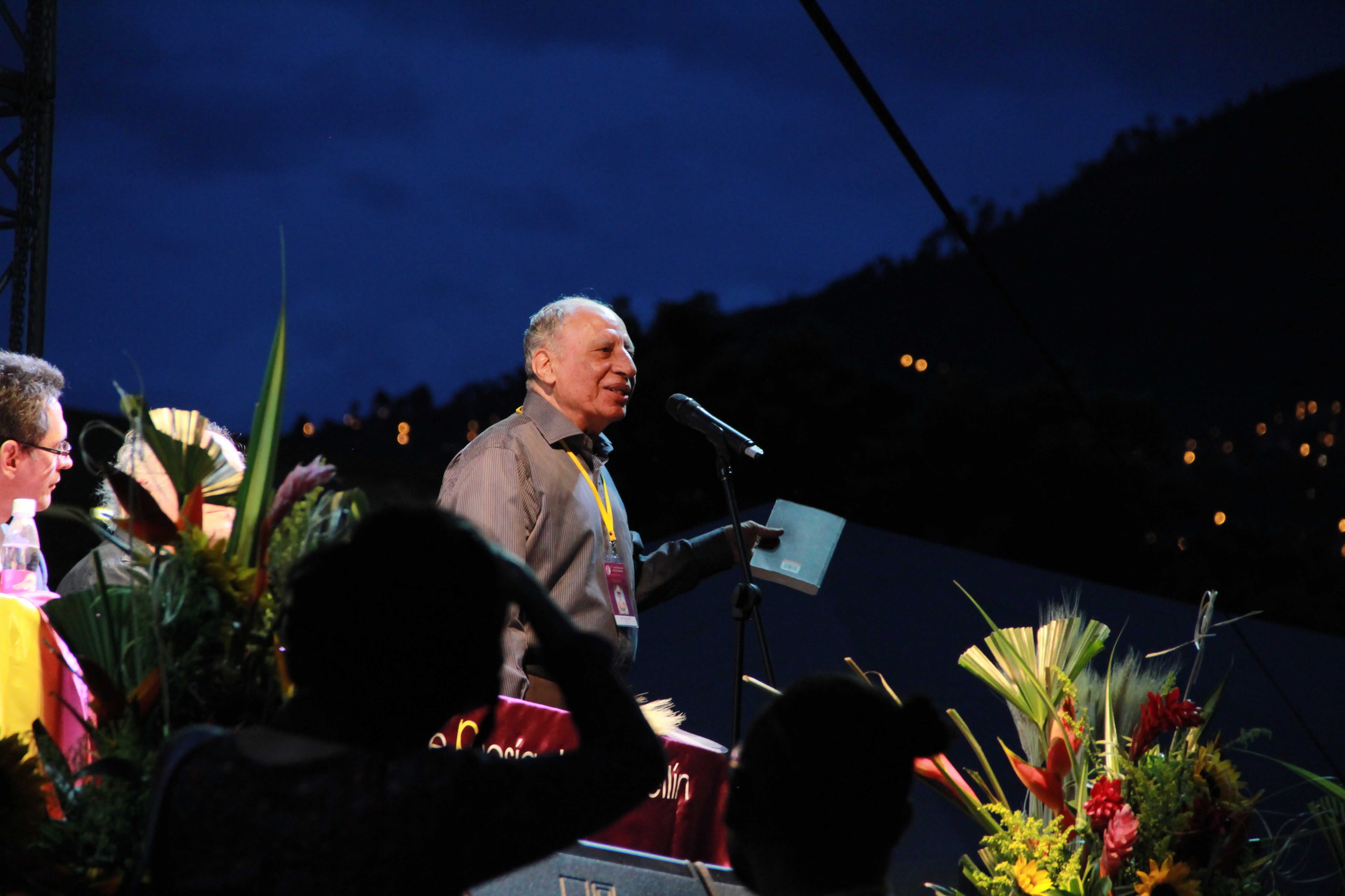 Lectura de Keki Daruwalla (India). © Nidia Naranjo