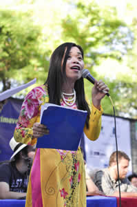 Nguyen Phan Que Mai (Vietnam). Fotografía: Festival de Poesía de Medellin